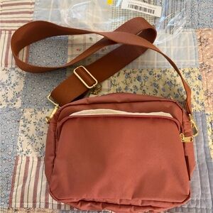 NWT, Canvelle City Crossbody Bag, Size Medium